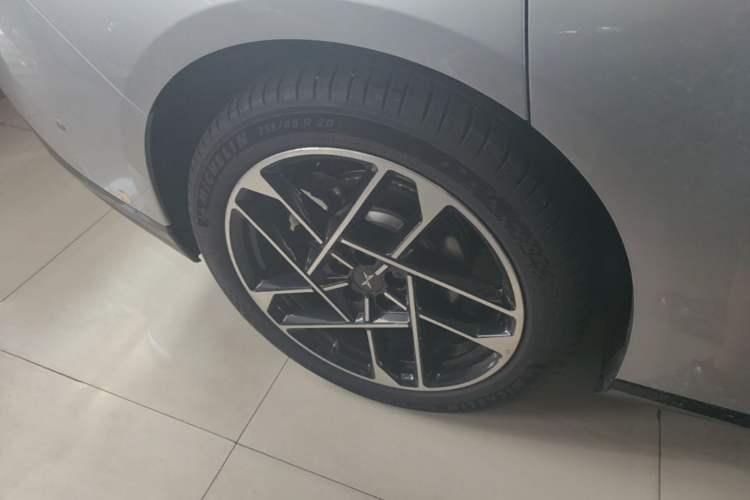 Used XPeng P7+ 2024 Ultra-Long Range Max Exterior 5