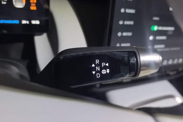 Used XPeng P7+ 2024 Long-Range Max Gear Lever