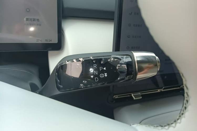 Used XPeng P7+ 2024 Long-Range Max Gear Lever