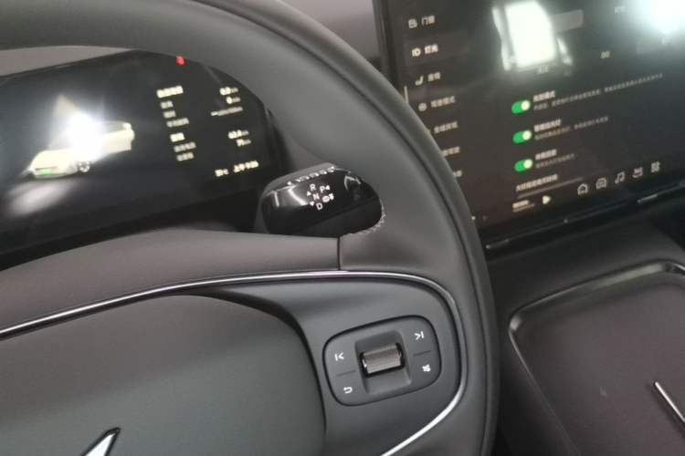 Used XPeng P7+ 2024 Ultra-Long Range Max Gear Lever