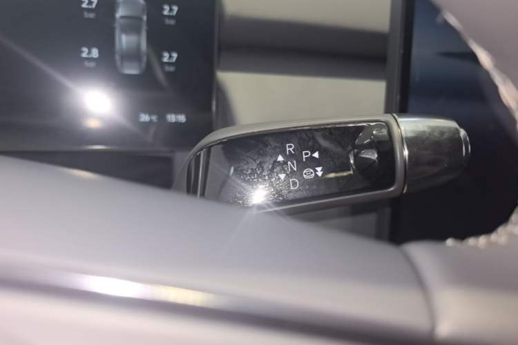 Used XPeng P7+ 2024 Long-Range Max Gear Lever