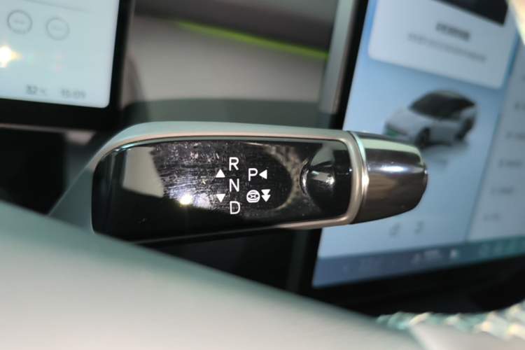 Used XPeng P7+ 2024 Long-Range Max Gear Lever