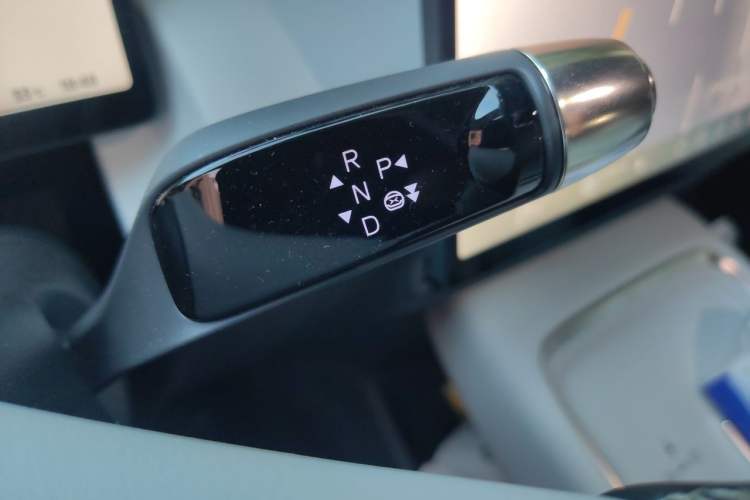 Used XPeng P7+ 2024 Long-Range Max Gear Lever