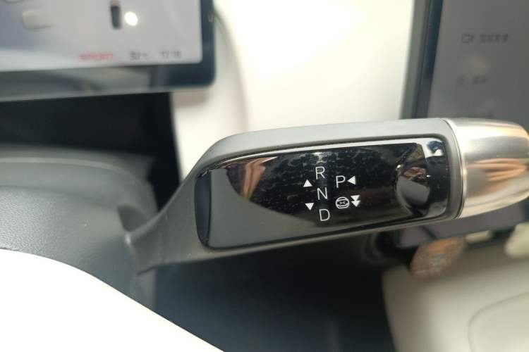 Used XPeng P7+ 2024 Long-Range Max Gear Lever