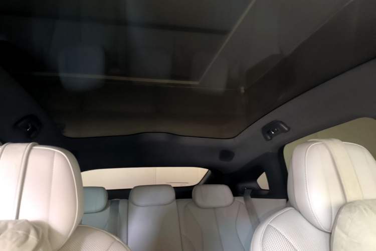 Used XPeng P7+ 2024 Long-Range Max Headliner