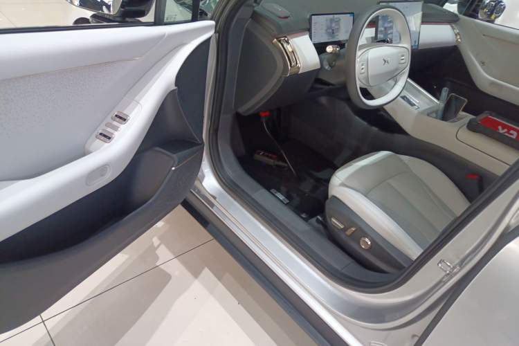 Used XPeng P7+ 2024 Long-Range Max Interior 3
