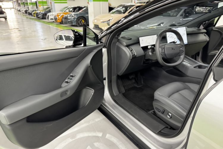 Used XPeng P7+ 2024 Long-Range Max Interior 5