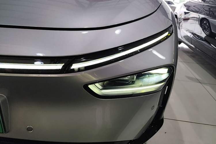 Used XPeng P7+ 2024 Long-Range Max Left Front Headlight