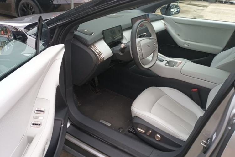 Used XPeng P7+ 2024 Long-Range Max Left Front Seat