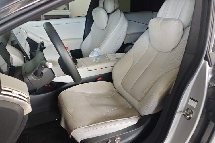 Used XPeng P7+ 2024 Long-Range Max Left Front Seat