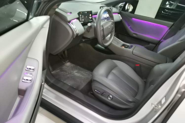 Used XPeng P7+ 2024 Long-Range Max Left Front Seat