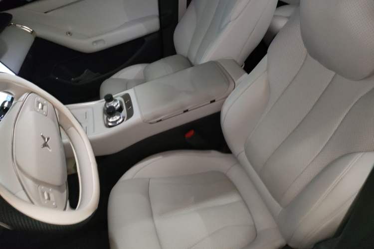 Used XPeng P7+ 2024 Long-Range Max Left Front Seat