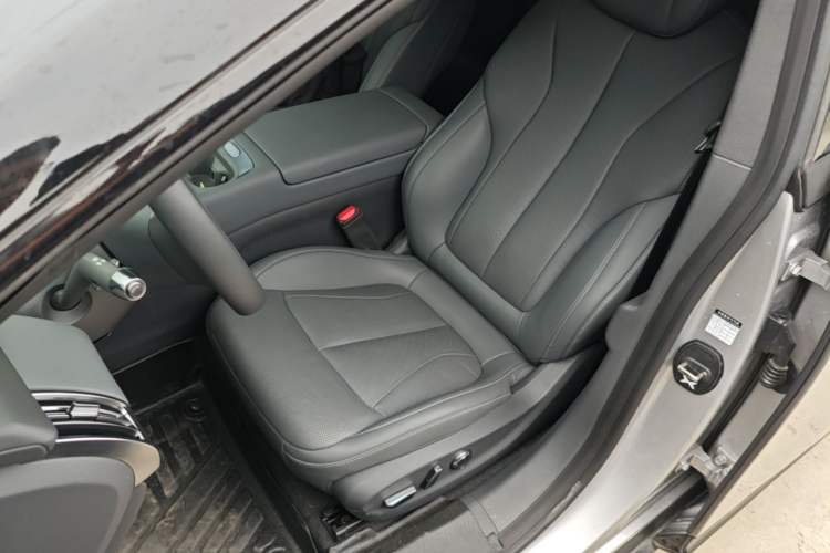 Used XPeng P7+ 2024 Long-Range Max Left Front Seat