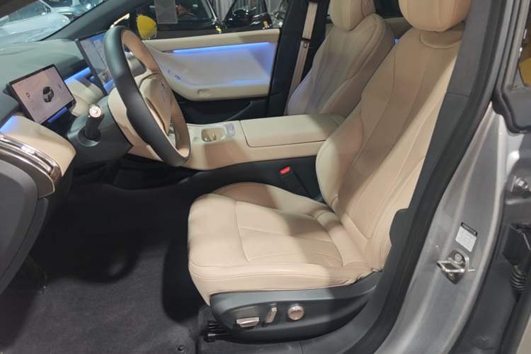 Used XPeng P7+ 2024 Long-Range Max Left Front Seat