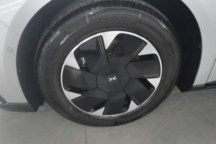 Used XPeng P7+ 2024 Long-Range Max Left Front Wheel Hub