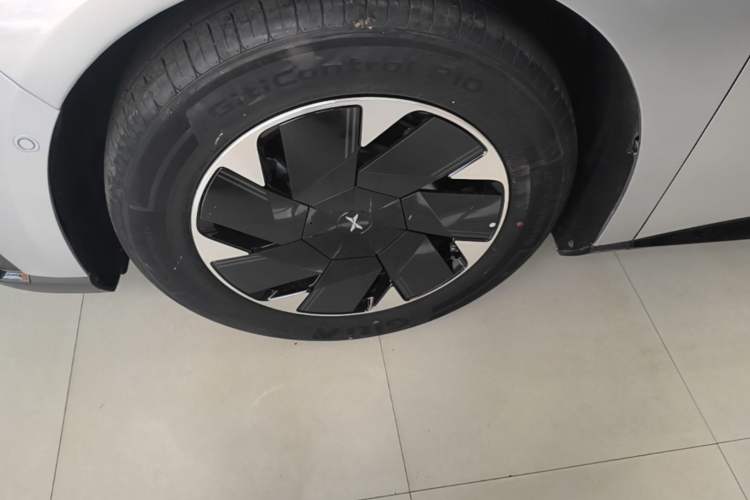 Used XPeng P7+ 2024 Long-Range Max Left Front Wheel Hub