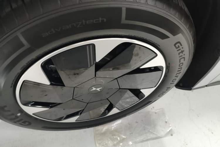 Used XPeng P7+ 2024 Long-Range Max Left Front Wheel Hub