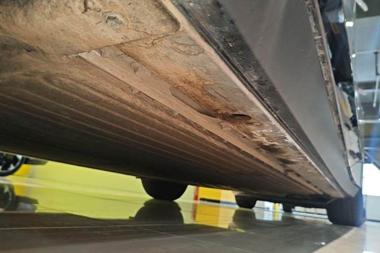 Used XPeng P7+ 2024 Long-Range Max Left Side Sill