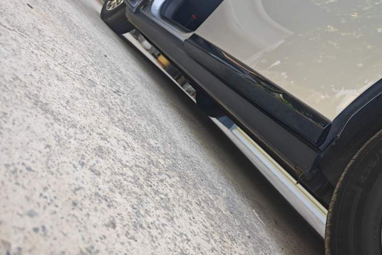 Used XPeng P7+ 2024 Ultra-Long Range Max Left Side Sill