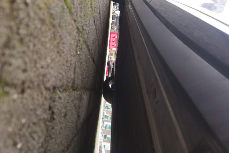 Used XPeng P7+ 2024 Long-Range Max Left Side Sill