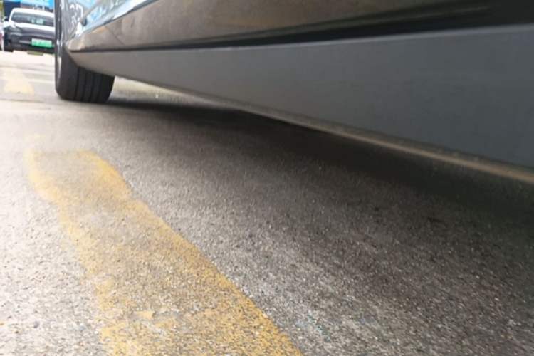 Used XPeng P7+ 2024 Long-Range Max Left Side Sill