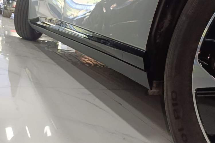 Used XPeng P7+ 2024 Long-Range Max Left Side Sill