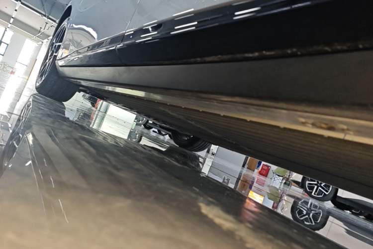 Used XPeng P7+ 2024 Long-Range Max Left Side Sill