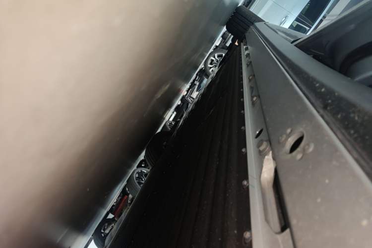 Used XPeng P7+ 2024 Ultra-Long Range Max Left Side Sill