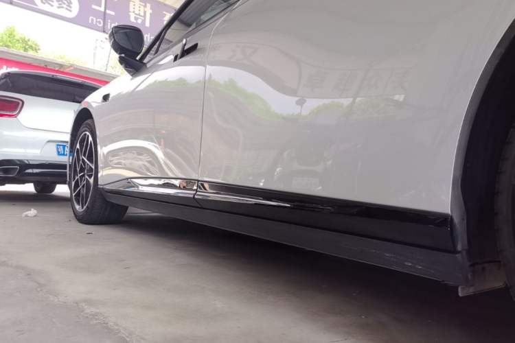 Used XPeng P7+ 2024 Long-Range Max Left Side Sill