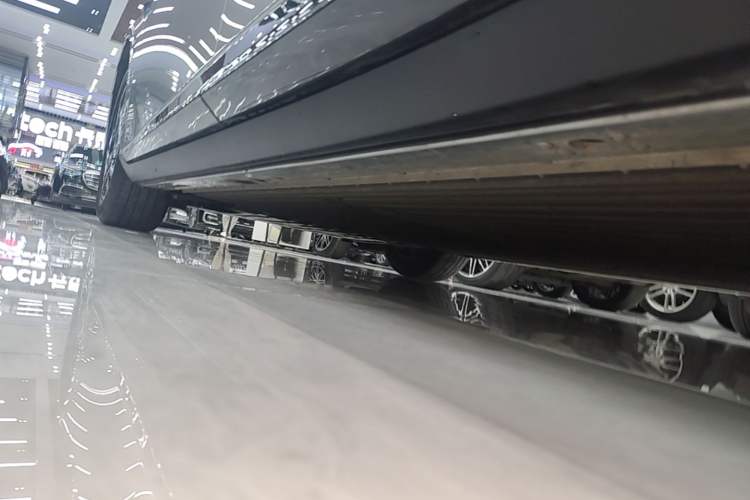Used XPeng P7+ 2024 Long-Range Max Left Side Sill