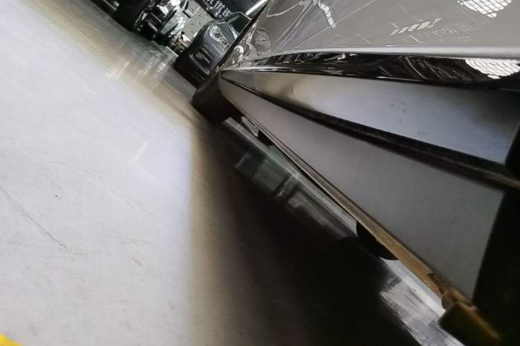 Used XPeng P7+ 2024 Long-Range Max Left Side Sill