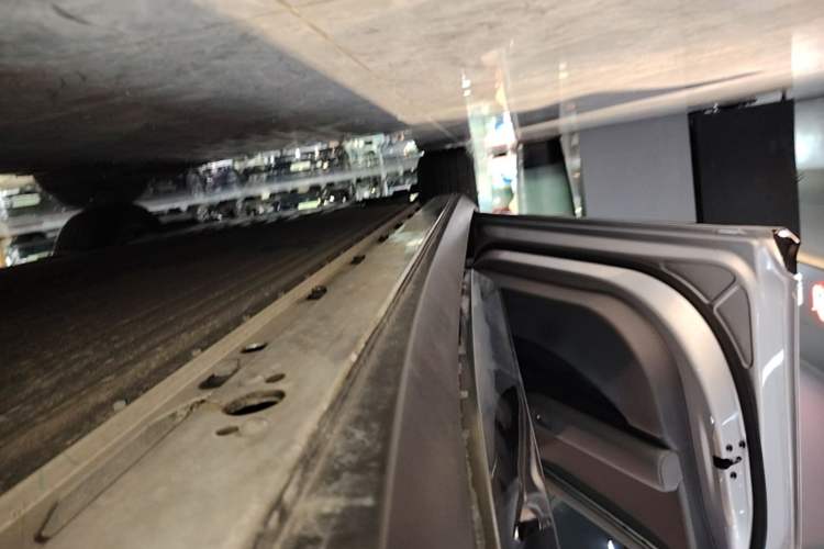 Used XPeng P7+ 2024 Long-Range Max Left Side Sill