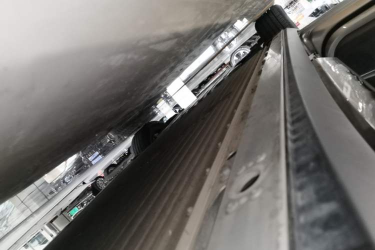 Used XPeng P7+ 2024 Long-Range Max Left Side Sill