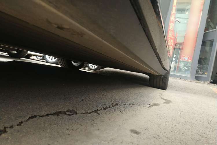 Used XPeng P7+ 2024 Long-Range Max Left Side Sill