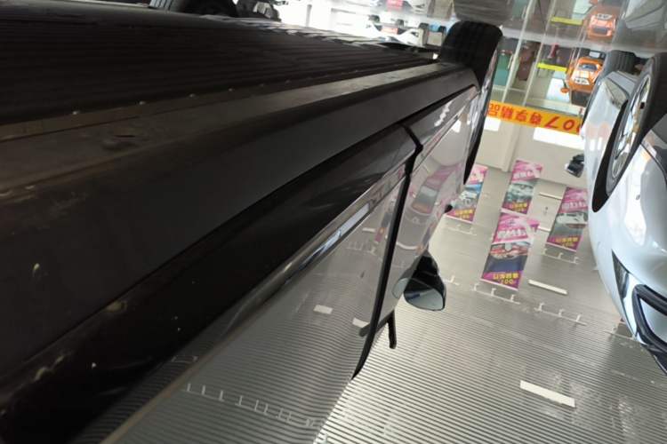 Used XPeng P7+ 2024 Long-Range Max Left Side Sill