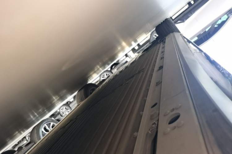 Used XPeng P7+ 2024 Long-Range Max Left Side Sill