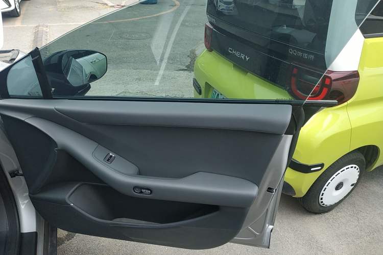 Used XPeng P7+ 2024 Long-Range Max Right Front Door Interior