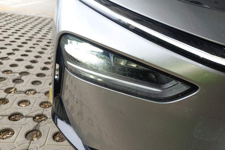 Used XPeng P7+ 2024 Long-Range Max Right Front Headlight