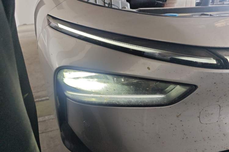 Used XPeng P7+ 2024 Long-Range Max Right Front Headlight