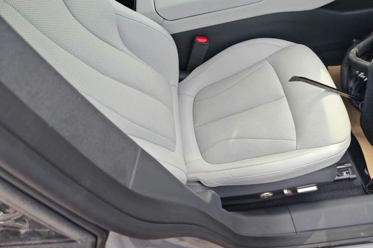Used XPeng P7+ 2024 Long-Range Max Right Front Seat