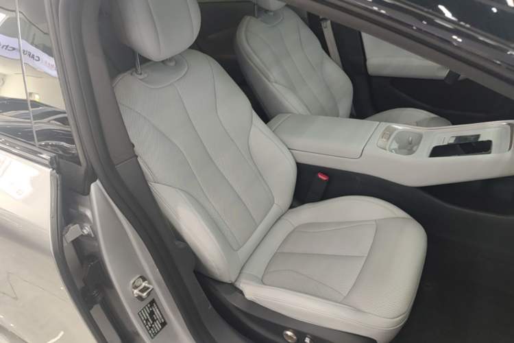 Used XPeng P7+ 2024 Long-Range Max Right Front Seat