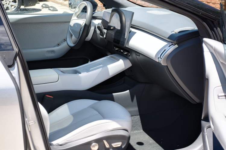 Used XPeng P7+ 2024 Long-Range Max Right Front Seat