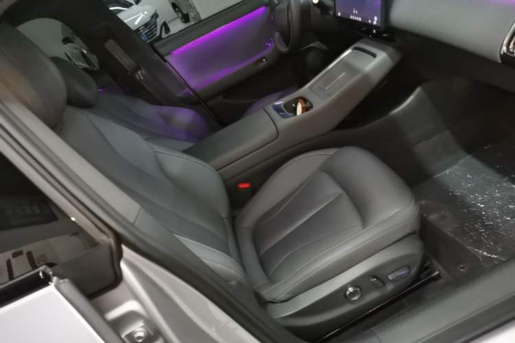 Used XPeng P7+ 2024 Long-Range Max Right Front Seat