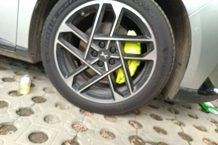 Used XPeng P7+ 2024 Long-Range Max Right Front Wheel Hub