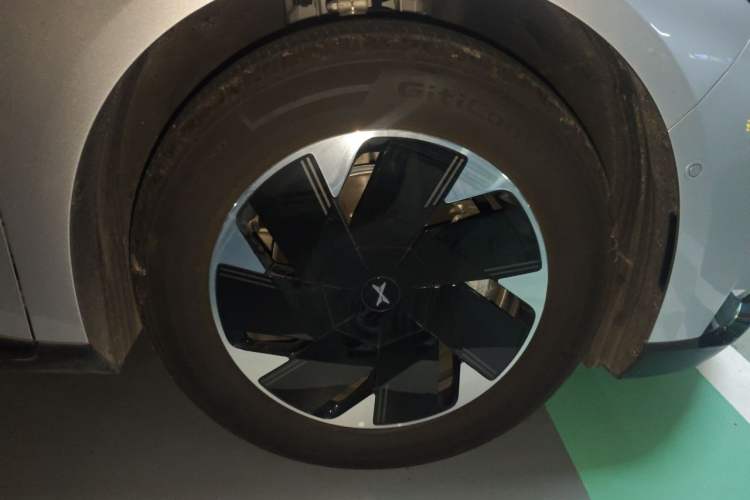 Used XPeng P7+ 2024 Long-Range Max Right Front Wheel Hub