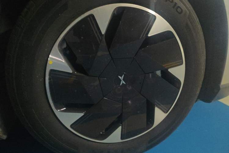Used XPeng P7+ 2024 Long-Range Max Right Front Wheel Hub