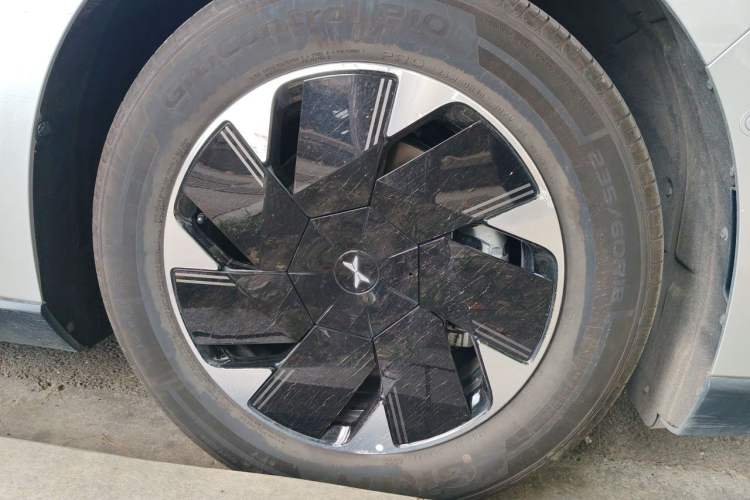 Used XPeng P7+ 2024 Long-Range Max Right Front Wheel Hub