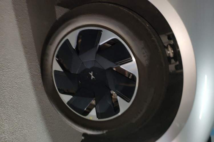 Used XPeng P7+ 2024 Long-Range Max Right Front Wheel Hub