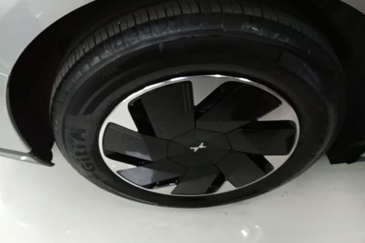 Used XPeng P7+ 2024 Long-Range Max Right Rear Wheel Hub