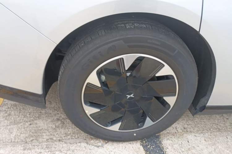 Used XPeng P7+ 2024 Long-Range Max Right Rear Wheel Hub